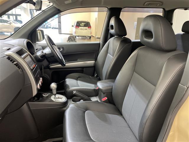 エクストレイル 20GT S ディーゼルターボ/4WD/ベージュ全塗装/各部マットブラックペイント/純正ナビ/バックカメラ/フルセグTV/Bluetooth/ベージュ全塗装/ETC/オートライト/ヒルディセントコントロール/禁煙車(32枚目)