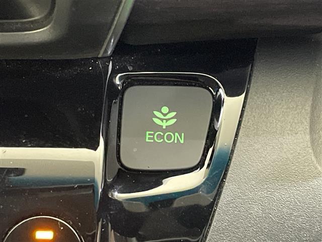 フリードハイブリッド ハイブリッド・Ｇブラックスタイル　純正７型ナビ　Ｂｌｕｅｔｏｏｔｈ　ＤＶＤ　両側電動スライドドア　シートヒーター　バックカメラ　レーンアシスト　衝突被害軽減ブレーキ　アダプティブクルーズコントロール　禁煙車（8枚目）