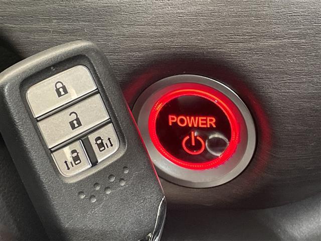 フリードハイブリッド ハイブリッド・Ｇブラックスタイル　純正７型ナビ　Ｂｌｕｅｔｏｏｔｈ　ＤＶＤ　両側電動スライドドア　シートヒーター　バックカメラ　レーンアシスト　衝突被害軽減ブレーキ　アダプティブクルーズコントロール　禁煙車（9枚目）