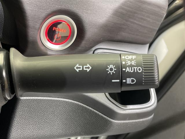 フリードハイブリッド ハイブリッド・Ｇブラックスタイル　純正７型ナビ　Ｂｌｕｅｔｏｏｔｈ　ＤＶＤ　両側電動スライドドア　シートヒーター　バックカメラ　レーンアシスト　衝突被害軽減ブレーキ　アダプティブクルーズコントロール　禁煙車（10枚目）