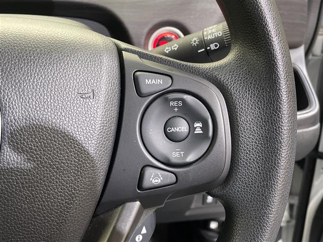 フリードハイブリッド ハイブリッド・Ｇブラックスタイル　純正７型ナビ　Ｂｌｕｅｔｏｏｔｈ　ＤＶＤ　両側電動スライドドア　シートヒーター　バックカメラ　レーンアシスト　衝突被害軽減ブレーキ　アダプティブクルーズコントロール　禁煙車（11枚目）