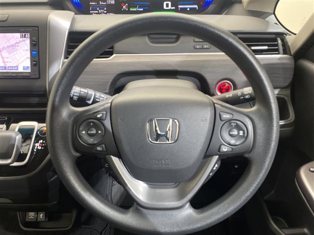 フリードハイブリッド ハイブリッド・Ｇブラックスタイル　純正７型ナビ　Ｂｌｕｅｔｏｏｔｈ　ＤＶＤ　両側電動スライドドア　シートヒーター　バックカメラ　レーンアシスト　衝突被害軽減ブレーキ　アダプティブクルーズコントロール　禁煙車（22枚目）