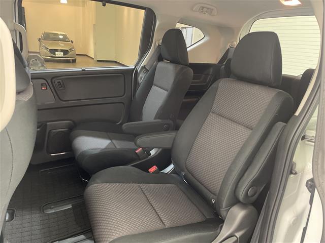 フリードハイブリッド ハイブリッド・Ｇブラックスタイル　純正７型ナビ　Ｂｌｕｅｔｏｏｔｈ　ＤＶＤ　両側電動スライドドア　シートヒーター　バックカメラ　レーンアシスト　衝突被害軽減ブレーキ　アダプティブクルーズコントロール　禁煙車（33枚目）