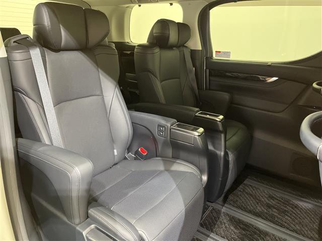 ヴェルファイア ２．５Ｚ　Ｇエディション　純正１０型ナビ／純正１２型後席モニター／衝突被害軽減ブレーキ／ＴＶ／アダプティブクルーズコントロール／シートヒーター／シートクーラー／両側電動スライドドア／電動リアゲート／ＥＴＣ２．０／禁煙（15枚目）