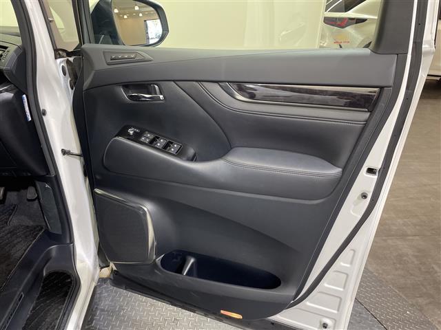 ヴェルファイア ２．５Ｚ　Ｇエディション　純正１０型ナビ／純正１２型後席モニター／衝突被害軽減ブレーキ／ＴＶ／アダプティブクルーズコントロール／シートヒーター／シートクーラー／両側電動スライドドア／電動リアゲート／ＥＴＣ２．０／禁煙（35枚目）