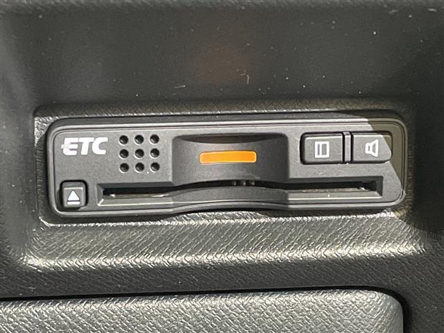 ステップワゴンスパーダ Ｚ　クールスピリット　純正９型ナビ／ＴＶ／バックカメラ／衝突被害軽減ブレーキ／両側電動スライドドア／クルーズコントロール／パドルシフト／ビルドインＥＴＣ／ハーフレザーシート／スマートキー／オートマチックハイビーム／禁煙（5枚目）