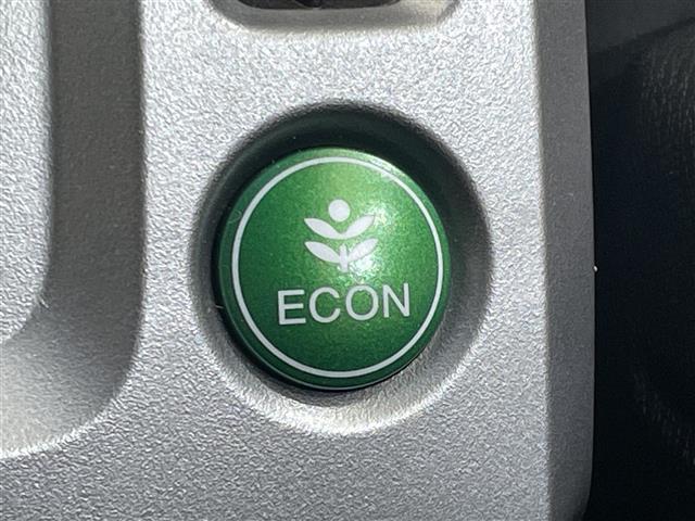 ステップワゴンスパーダ Ｚ　クールスピリット　純正９型ナビ／ＴＶ／バックカメラ／衝突被害軽減ブレーキ／両側電動スライドドア／クルーズコントロール／パドルシフト／ビルドインＥＴＣ／ハーフレザーシート／スマートキー／オートマチックハイビーム／禁煙（13枚目）