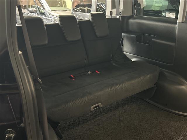 ステップワゴンスパーダ Ｚ　クールスピリット　純正９型ナビ／ＴＶ／バックカメラ／衝突被害軽減ブレーキ／両側電動スライドドア／クルーズコントロール／パドルシフト／ビルドインＥＴＣ／ハーフレザーシート／スマートキー／オートマチックハイビーム／禁煙（16枚目）