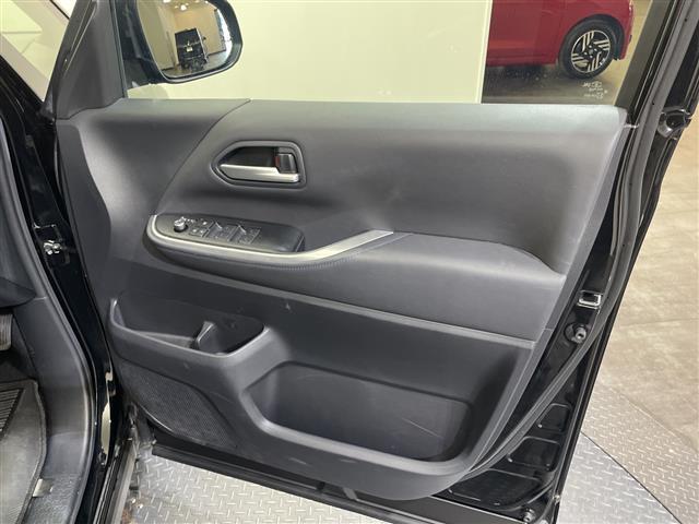 ヴォクシー ハイブリッドS-Z 快適利便/純正10型ナビ/純正14型フリップダウンモニター/ブラインドスポットモニター/両側電動スライドドア/電動リアゲート/衝突被害軽減ブレーキ/シートヒーター/TV/Bluetooth/禁煙(35枚目)