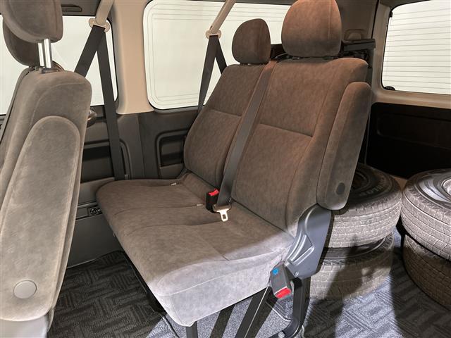 ハイエースワゴン GL 純正ナビ/12.1型フリップダウンモニター/片側パワースライドドア/スマートエントリー/純正15インチアルミホイール/LEDヘッドライト/プッシュスタート/ETC/Bluetooth/禁煙車(16枚目)