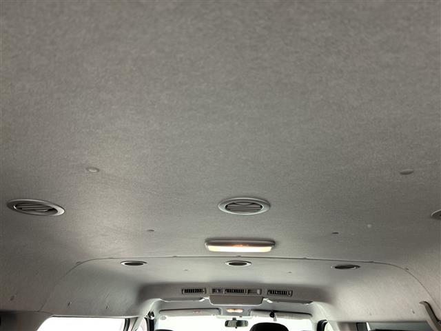 ハイエースワゴン GL 純正ナビ/12.1型フリップダウンモニター/片側パワースライドドア/スマートエントリー/純正15インチアルミホイール/LEDヘッドライト/プッシュスタート/ETC/Bluetooth/禁煙車(37枚目)