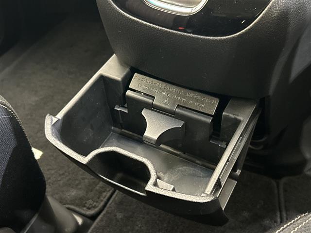 セレナ ハイウェイスターG S-HVアドバンスドセーフティ 純正フリップダウンモニター/純正8型ナビ/フルセグTV/Bluetooth/全周囲カメラ/両側電動スライドドア/クルーズコントロール/レーンアシスト/衝突被害軽減ブレーキ/LEDライト/ETC/禁煙車(13枚目)