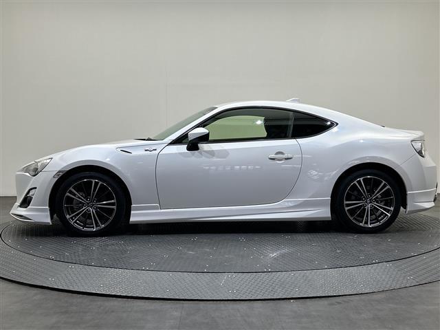 86 GT モデリスタエアロ/クルーズコントロール/社外SDナビ/ETC/Bros.Clazzioシート/ターボ/ワンセグTV/MT付きAT/バックカメラ/純正フロアマット/純正アルミホイール/LEDライト/禁煙(19枚目)