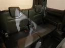 【サードシート】３列目もゆとりがあり居心地よくお過ごしいただけます。掲載箇所以外にご希望の写真がございましたらお気軽にお問い合わせ下さい。フロアマットは汚れが気になる場合は新品のご注文も承ります。