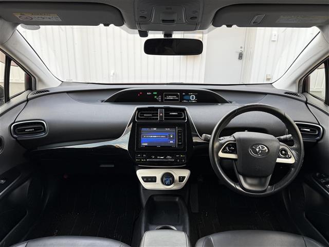 プリウス Sツーリングセレクション 社外ナビ Bカメラ 前席ヒータ ETC 社外AW(7枚目)