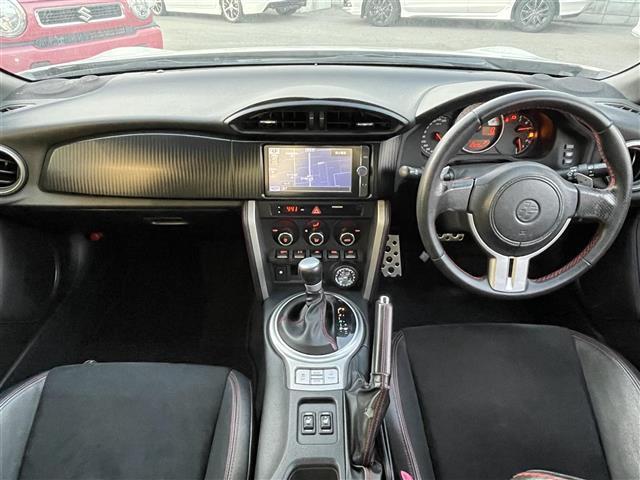 ８６ ＧＴリミテッド　ＴＲＤエアロ　ナビ　Ｂカメラ　社外１７ＡＷ　ＨＩＤ　ＥＴＣ（7枚目）