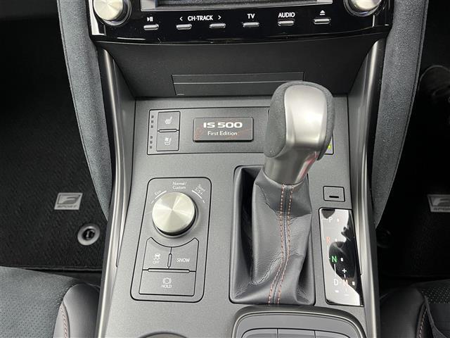ＩＳ ＩＳ５００Ｆスポツパフォーマンスファストエディション　サンルーフ　メーカーオプション鍛造アルミ　純正ブラックキャリパー　前後ドラレコ　パノラミックビューモニター　トランクスルー　革巻きコンビステアリング　ＥＴＣ２．０　ベンチレーション　クリアランスソナー（12枚目）