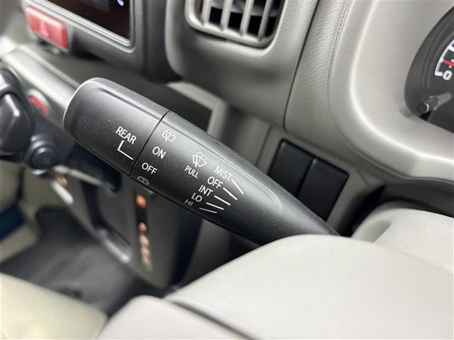 エブリイ ＰＡリミテッド　ワンオーナー　純正ディスプレイオーディオ　Ｂｌｕｅｔｏｏｔｈ　Ａｐｐｌｅｃａｒｐｌａｙ　パーキングソナー　ＡＵＴＯライト　ＥＴＣ　スズキセーフティーサポート　純正ＡＷ　純正ルーフキャリア積み込み（5枚目）
