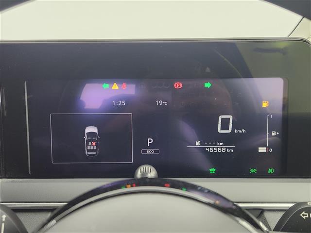 ノート Ｘ　純正メモリーナビ　フルセグＴＶ　Ｂｌｕｅｔｏｏｔｈ　バックカメラ　ＥＴＣ　セーフティシールド　エマージェンシーブレーキ　クリアランスソナー　ステアリングスイッチ　ＬＥＤヘッドライト　サイドバイザー（4枚目）
