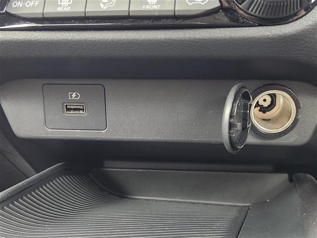 ノート Ｘ　純正メモリーナビ　フルセグＴＶ　Ｂｌｕｅｔｏｏｔｈ　バックカメラ　ＥＴＣ　セーフティシールド　エマージェンシーブレーキ　クリアランスソナー　ステアリングスイッチ　ＬＥＤヘッドライト　サイドバイザー（13枚目）