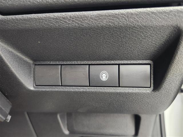ノート Ｘ　純正メモリーナビ　フルセグＴＶ　Ｂｌｕｅｔｏｏｔｈ　バックカメラ　ＥＴＣ　セーフティシールド　エマージェンシーブレーキ　クリアランスソナー　ステアリングスイッチ　ＬＥＤヘッドライト　サイドバイザー（16枚目）
