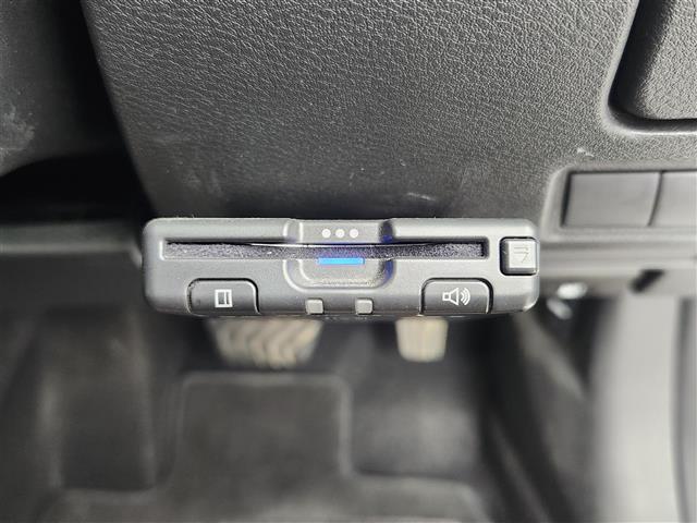ノート Ｘ　純正メモリーナビ　フルセグＴＶ　Ｂｌｕｅｔｏｏｔｈ　バックカメラ　ＥＴＣ　セーフティシールド　エマージェンシーブレーキ　クリアランスソナー　ステアリングスイッチ　ＬＥＤヘッドライト　サイドバイザー（17枚目）