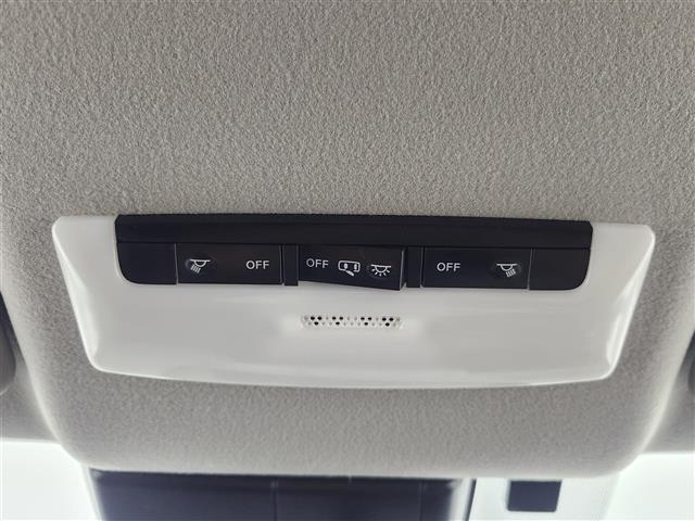 ノート Ｘ　純正メモリーナビ　フルセグＴＶ　Ｂｌｕｅｔｏｏｔｈ　バックカメラ　ＥＴＣ　セーフティシールド　エマージェンシーブレーキ　クリアランスソナー　ステアリングスイッチ　ＬＥＤヘッドライト　サイドバイザー（18枚目）