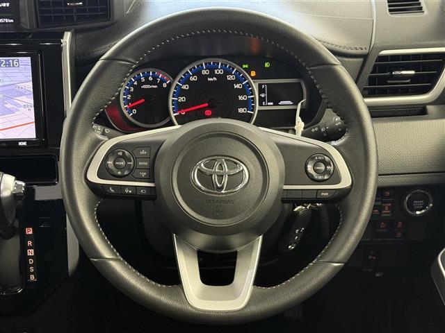 ルーミー カスタムＧ　純正ナビ　全方位カメラ　両側パワスラ　ＥＴＣ　ＡＣＣ　シートヒーター　オートライト　純正ＬＥＤライト　純正ＡＷ　電動格納ミラー　電子パーキング　オートホールド　後席テーブル　スマートキー（3枚目）