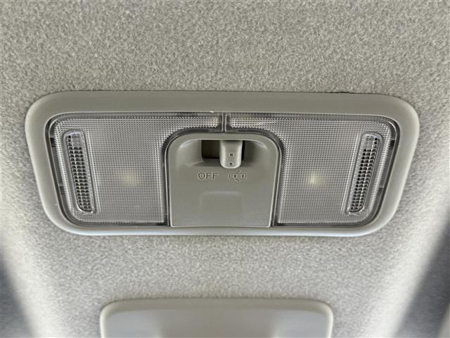 ルーミー カスタムＧ　純正ナビ　全方位カメラ　両側パワスラ　ＥＴＣ　ＡＣＣ　シートヒーター　オートライト　純正ＬＥＤライト　純正ＡＷ　電動格納ミラー　電子パーキング　オートホールド　後席テーブル　スマートキー（16枚目）