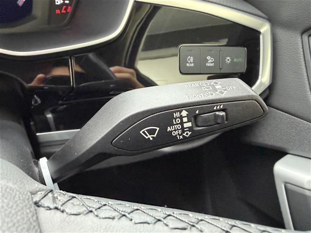Ｑ３スポーツバック ３５ＴＦＳＩ　コンビニエンス＆アシスタンスパッケージ　バーチャルコックピット　マトリクスＬＥＤヘッドライト　Ａｕｄｉドライブセレクト　エフィシェンシアシスト　ドライバーアシスト　Ａｕｄｉプレセンス　１８インチＡＷ（9枚目）
