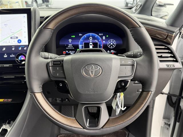 アルファードＰＨＥＶ エグゼクティブラウンジ　ムーンルーフ　ユニバーサルステップ　フリップダウンモニター　デジタルインナーミラー　純正１９インチアルミホイール　ドライブレコーダー　ＥＴＣ　ワイヤレス充電　トヨタチームメイト　アドバンスドパーク（3枚目）