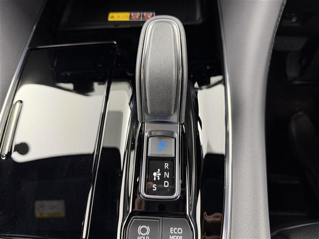 アルファードＰＨＥＶ エグゼクティブラウンジ　ムーンルーフ　ユニバーサルステップ　フリップダウンモニター　デジタルインナーミラー　純正１９インチアルミホイール　ドライブレコーダー　ＥＴＣ　ワイヤレス充電　トヨタチームメイト　アドバンスドパーク（12枚目）