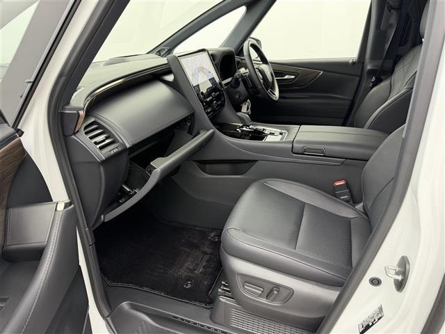 アルファードＰＨＥＶ エグゼクティブラウンジ　ムーンルーフ　ユニバーサルステップ　フリップダウンモニター　デジタルインナーミラー　純正１９インチアルミホイール　ドライブレコーダー　ＥＴＣ　ワイヤレス充電　トヨタチームメイト　アドバンスドパーク（19枚目）