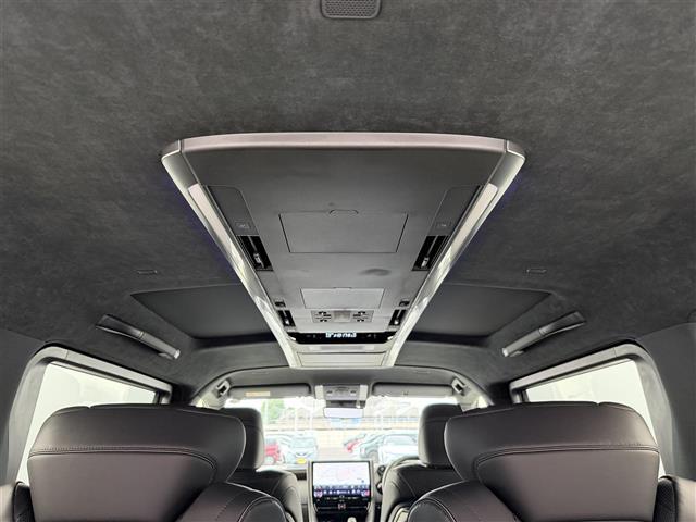 アルファードＰＨＥＶ エグゼクティブラウンジ　ムーンルーフ　ユニバーサルステップ　フリップダウンモニター　デジタルインナーミラー　純正１９インチアルミホイール　ドライブレコーダー　ＥＴＣ　ワイヤレス充電　トヨタチームメイト　アドバンスドパーク（22枚目）