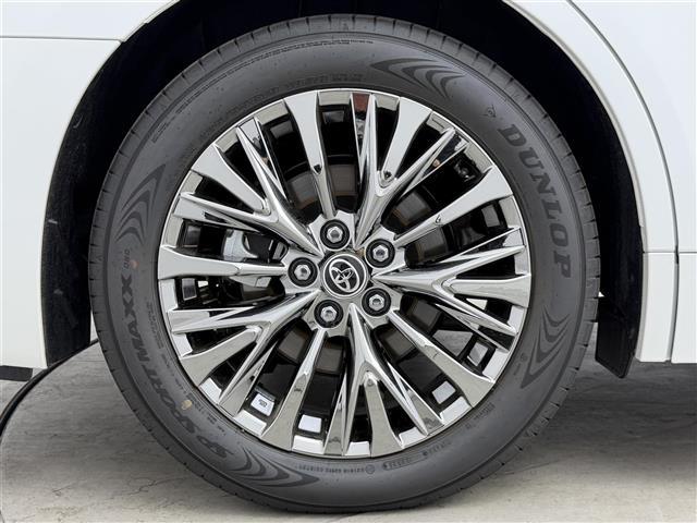 アルファードＰＨＥＶ エグゼクティブラウンジ　ムーンルーフ　ユニバーサルステップ　フリップダウンモニター　デジタルインナーミラー　純正１９インチアルミホイール　ドライブレコーダー　ＥＴＣ　ワイヤレス充電　トヨタチームメイト　アドバンスドパーク（39枚目）