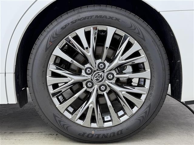 アルファードＰＨＥＶ エグゼクティブラウンジ　ムーンルーフ　ユニバーサルステップ　フリップダウンモニター　デジタルインナーミラー　純正１９インチアルミホイール　ドライブレコーダー　ＥＴＣ　ワイヤレス充電　トヨタチームメイト　アドバンスドパーク（41枚目）