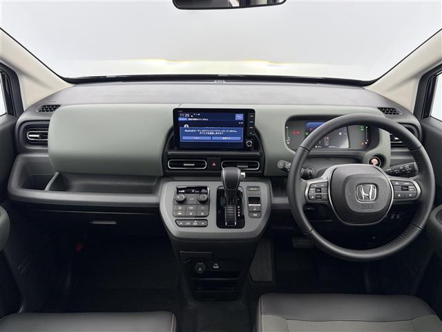 フリード e:HEVクロスター 登録済未使用車 フルセグTV Bluetooth バックモニター BSM アダプティブクルーズコントロール 両側パワースライドドア 純正AW シートヒーター バックカメラ 革巻きステアリング USB(2枚目)