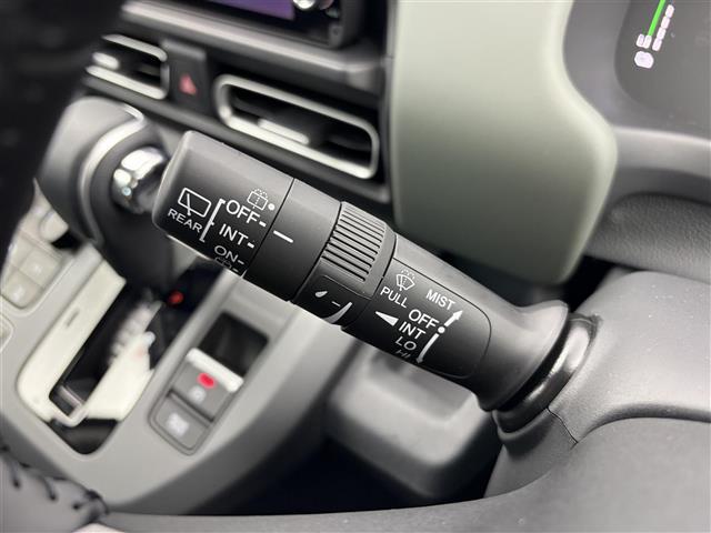 フリード e:HEVクロスター 登録済未使用車 フルセグTV Bluetooth バックモニター BSM アダプティブクルーズコントロール 両側パワースライドドア 純正AW シートヒーター バックカメラ 革巻きステアリング USB(9枚目)