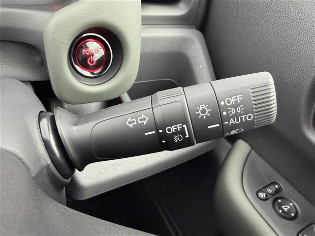 フリード e:HEVクロスター 登録済未使用車 フルセグTV Bluetooth バックモニター BSM アダプティブクルーズコントロール 両側パワースライドドア 純正AW シートヒーター バックカメラ 革巻きステアリング USB(10枚目)