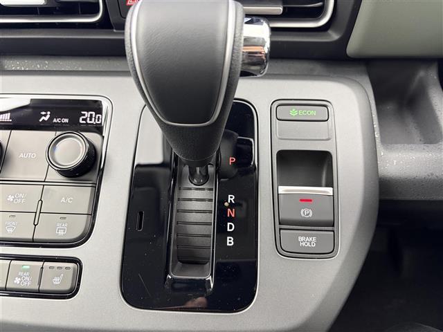 フリード e:HEVクロスター 登録済未使用車 フルセグTV Bluetooth バックモニター BSM アダプティブクルーズコントロール 両側パワースライドドア 純正AW シートヒーター バックカメラ 革巻きステアリング USB(11枚目)