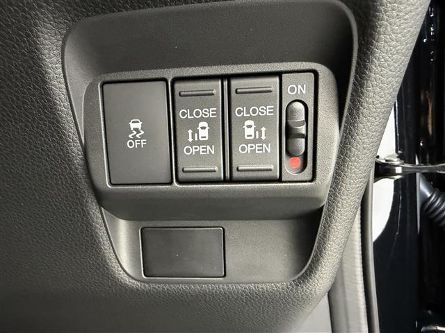 フリード e:HEVクロスター 登録済未使用車 フルセグTV Bluetooth バックモニター BSM アダプティブクルーズコントロール 両側パワースライドドア 純正AW シートヒーター バックカメラ 革巻きステアリング USB(15枚目)