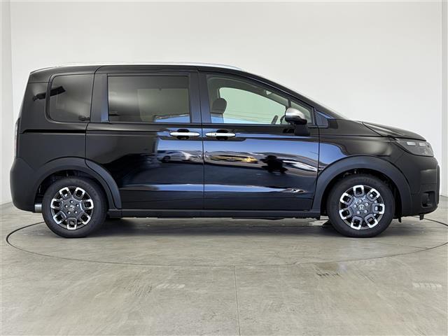 フリード e:HEVクロスター 登録済未使用車 フルセグTV Bluetooth バックモニター BSM アダプティブクルーズコントロール 両側パワースライドドア 純正AW シートヒーター バックカメラ 革巻きステアリング USB(29枚目)