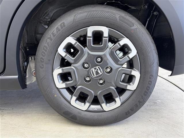 フリード e:HEVクロスター 登録済未使用車 フルセグTV Bluetooth バックモニター BSM アダプティブクルーズコントロール 両側パワースライドドア 純正AW シートヒーター バックカメラ 革巻きステアリング USB(41枚目)