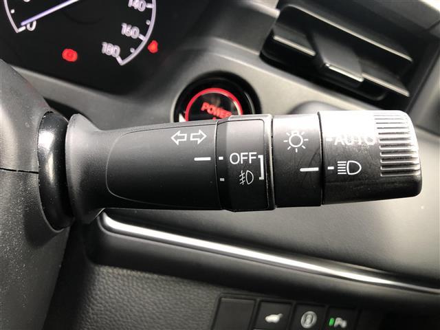ヴェゼル ｅ：ＨＥＶ　Ｚ　ＱＩ充電　純正ナビ　フルセグＴＶ　Ｂｌｕｅｔｏｏｔｈ　Ａｐｐｌｅｃａｒｐｌａｙ　ａｎｄｒｏｉｄａｕｔｏ　パドルシフト　ＢＳＭ　ＥＴＣ２．０　オプションフロントグリル　バックカメラ　電動リアゲート（7枚目）