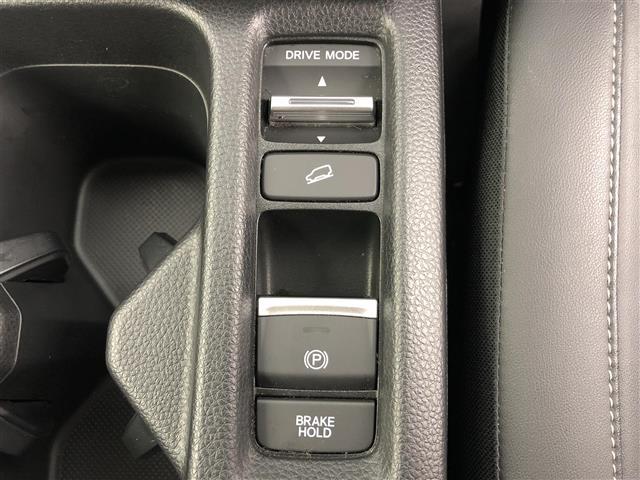 ヴェゼル ｅ：ＨＥＶ　Ｚ　ＱＩ充電　純正ナビ　フルセグＴＶ　Ｂｌｕｅｔｏｏｔｈ　Ａｐｐｌｅｃａｒｐｌａｙ　ａｎｄｒｏｉｄａｕｔｏ　パドルシフト　ＢＳＭ　ＥＴＣ２．０　オプションフロントグリル　バックカメラ　電動リアゲート（15枚目）