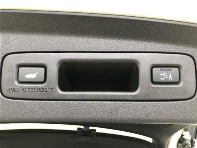 ヴェゼル ｅ：ＨＥＶ　Ｚ　ＱＩ充電　純正ナビ　フルセグＴＶ　Ｂｌｕｅｔｏｏｔｈ　Ａｐｐｌｅｃａｒｐｌａｙ　ａｎｄｒｏｉｄａｕｔｏ　パドルシフト　ＢＳＭ　ＥＴＣ２．０　オプションフロントグリル　バックカメラ　電動リアゲート（28枚目）
