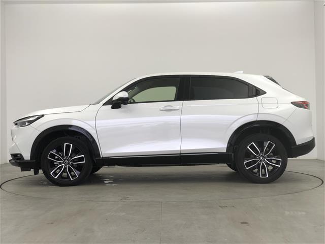 ヴェゼル ｅ：ＨＥＶ　Ｚ　ＱＩ充電　純正ナビ　フルセグＴＶ　Ｂｌｕｅｔｏｏｔｈ　Ａｐｐｌｅｃａｒｐｌａｙ　ａｎｄｒｏｉｄａｕｔｏ　パドルシフト　ＢＳＭ　ＥＴＣ２．０　オプションフロントグリル　バックカメラ　電動リアゲート（34枚目）