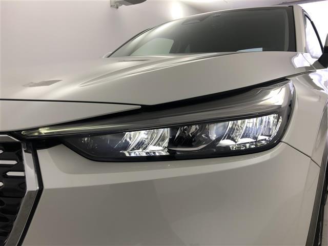 ヴェゼル ｅ：ＨＥＶ　Ｚ　ＱＩ充電　純正ナビ　フルセグＴＶ　Ｂｌｕｅｔｏｏｔｈ　Ａｐｐｌｅｃａｒｐｌａｙ　ａｎｄｒｏｉｄａｕｔｏ　パドルシフト　ＢＳＭ　ＥＴＣ２．０　オプションフロントグリル　バックカメラ　電動リアゲート（37枚目）