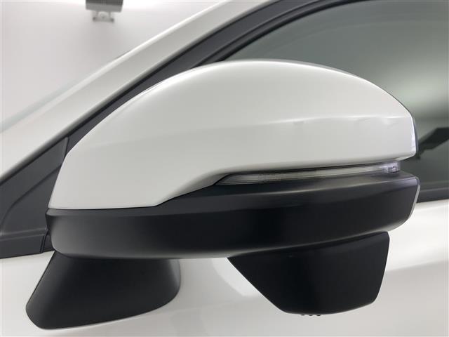 ヴェゼル ｅ：ＨＥＶ　Ｚ　ＱＩ充電　純正ナビ　フルセグＴＶ　Ｂｌｕｅｔｏｏｔｈ　Ａｐｐｌｅｃａｒｐｌａｙ　ａｎｄｒｏｉｄａｕｔｏ　パドルシフト　ＢＳＭ　ＥＴＣ２．０　オプションフロントグリル　バックカメラ　電動リアゲート（39枚目）