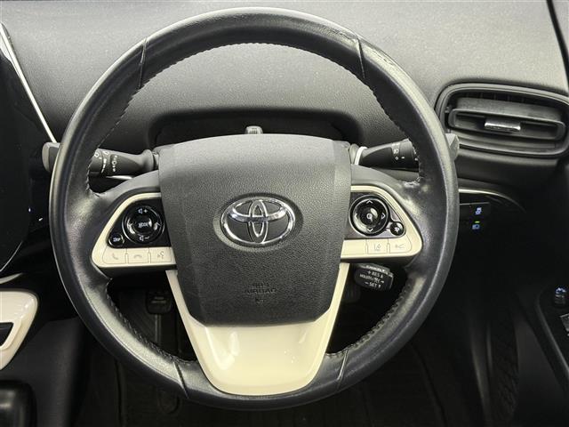 プリウス Ｓ　純正ナビ（ＮＳＺＴ－Ｗ６６Ｔ）　フルセグＴＶ　バックカメラ　トヨタセーフティセンス　レーンディパーチャーアラート　フォグライト　レーダークルーズコントロール　スマートキー　ビルトインＥＴＣ　前ドラレコ（3枚目）